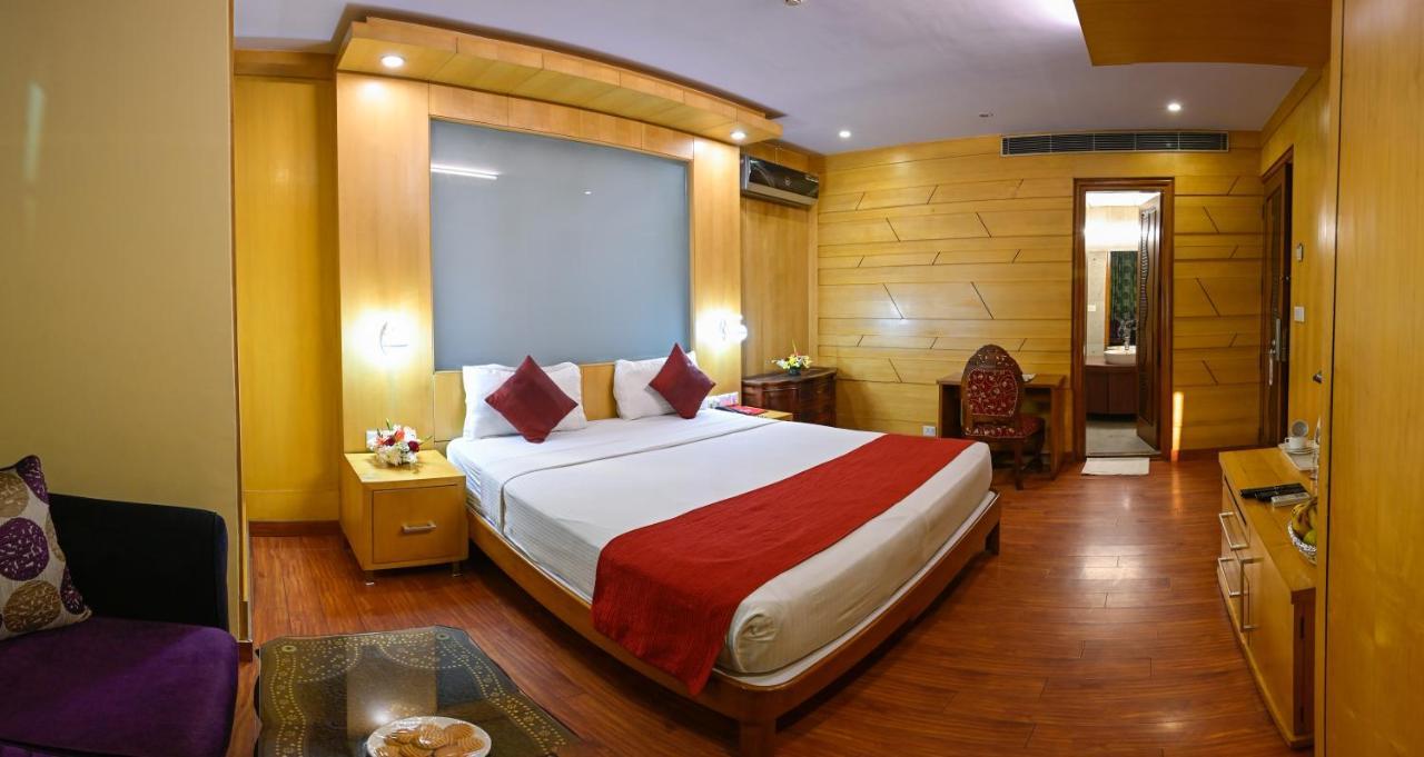 Hotel Emarald, Neu-Delhi Exterior foto